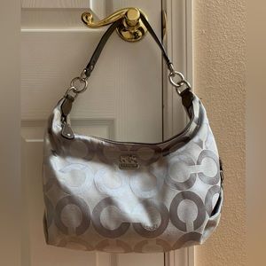 COACH authentic op art Madison shoulder bag medium silver/gray